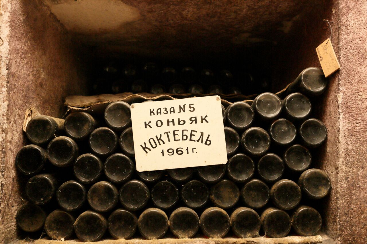 Первая фотография завода марочных вин Коктебель