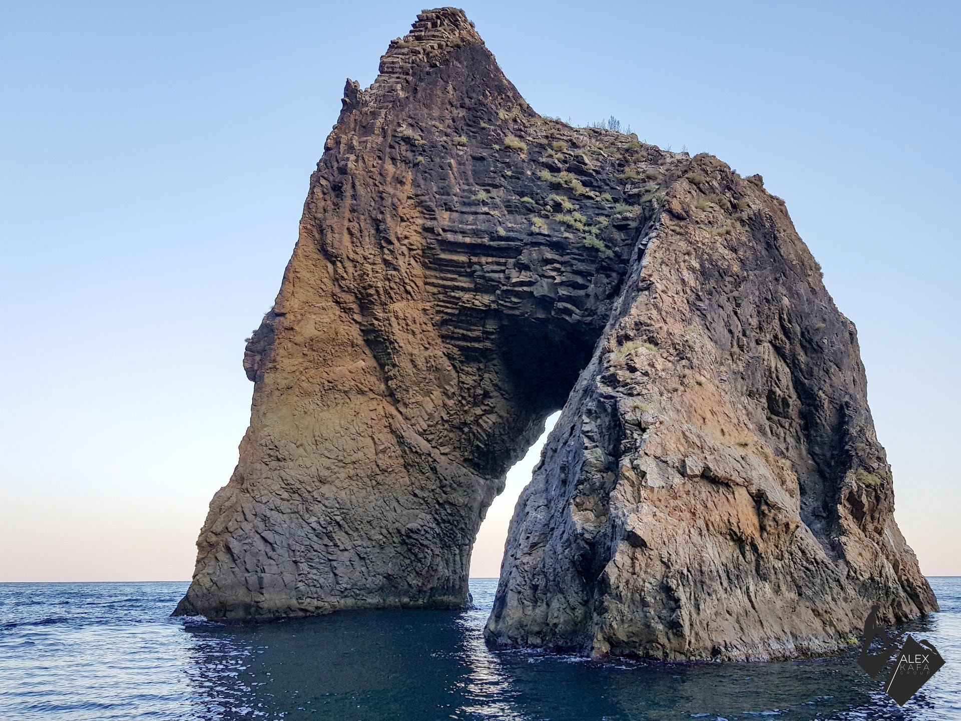 Седьмая фотография морских прогулок в Коктебеле к потухшему вулкану Кара-Даг - пансионат Лазурный Коктебель